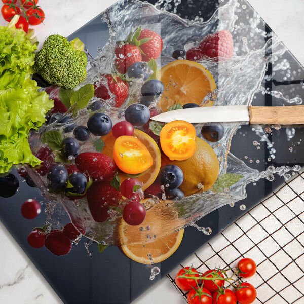 De vidrio templado frutas en agua