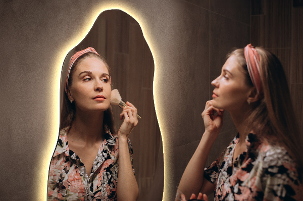 Espejo organico con luz led minimalista 45x90 cm