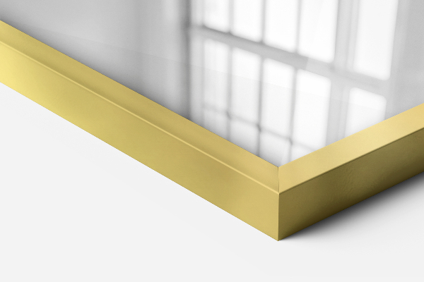 Espejo rectangular minimalista con marco dorado de 100x70 cm
