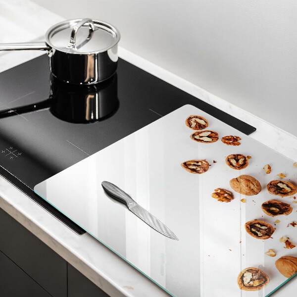 Protector encimera Nueces sobre un fondo blanco