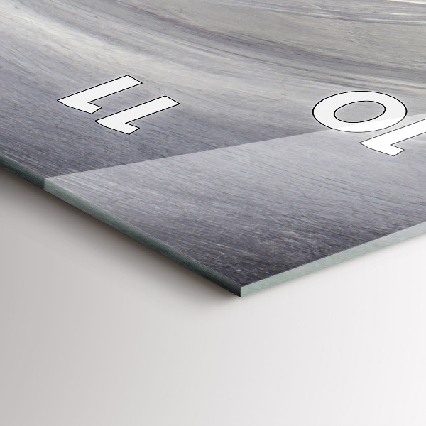 Reloj vertical Cuervo a la luz de la luna - espejomat.es