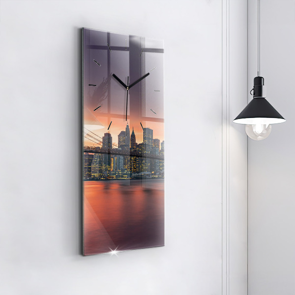 Reloj vertical East River de Nueva York - espejomat.es