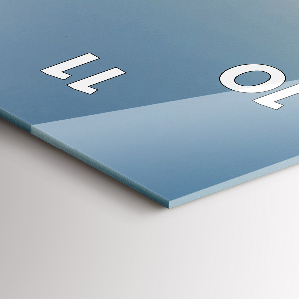 Reloj vertical Tractor fumigando un campo - espejomat.es