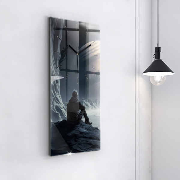 Reloj vertical Hombre en la luna de fondo - espejomat.es