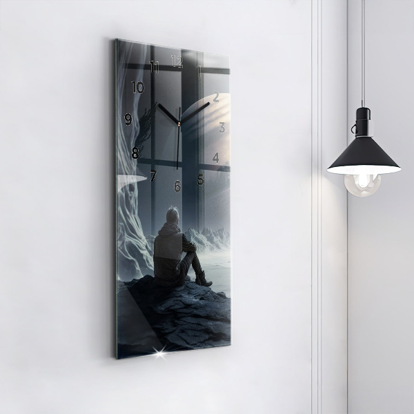 Reloj vertical Hombre en la luna de fondo - espejomat.es