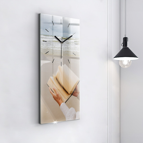 Reloj de cristal vertical Un momento con un libro - espejomat.es