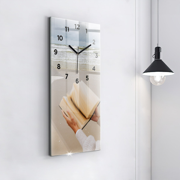 Reloj de cristal vertical Un momento con un libro - espejomat.es