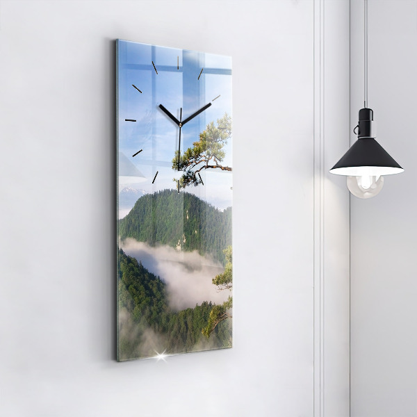 Reloj vertical Pico Sokolica en las montañas Pieniny - espejomat.es