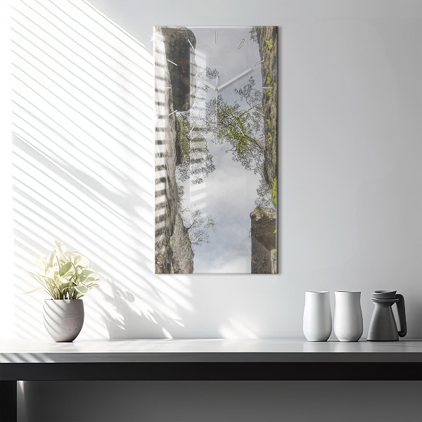 Reloj vertical Ciudad del rock en la República Checa - espejomat.es