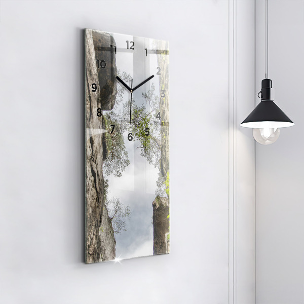 Reloj vertical Ciudad del rock en la República Checa - espejomat.es