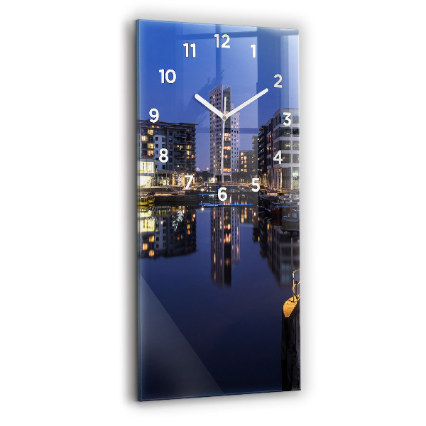 Reloj de cristal vertical Ciudad iluminada de noche - espejomat.es