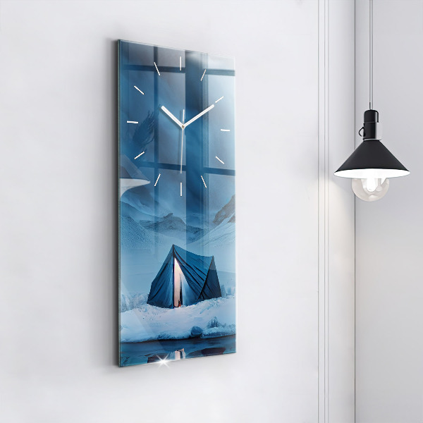 Reloj vertical Tienda de campaña en las montañas de Islandia - espejomat.es