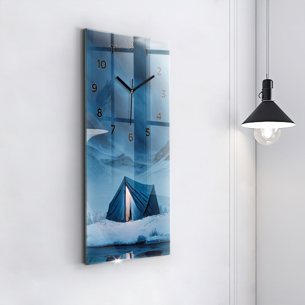 Reloj vertical Tienda de campaña en las montañas de Islandia - espejomat.es