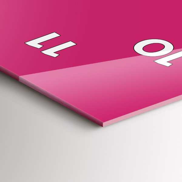 Reloj vertical El color rosa fuerte - espejomat.es