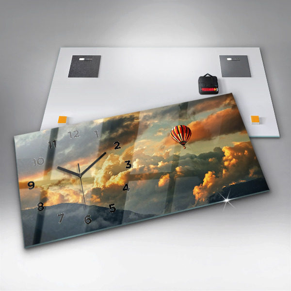 Reloj de cristal horizontal Vuelo en globo en las nubes