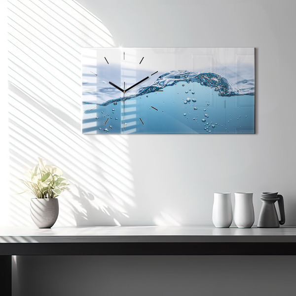 Reloj de cristal horizontal Primer plano de agua