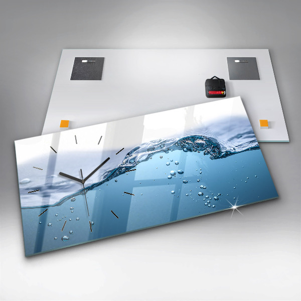 Reloj de cristal horizontal Primer plano de agua