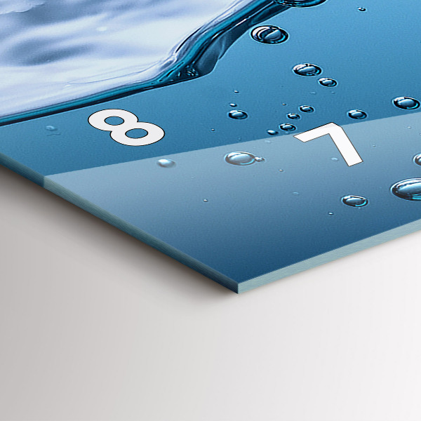 Reloj de cristal horizontal Primer plano de agua