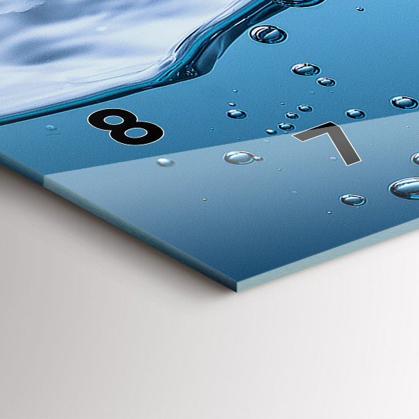 Reloj de cristal horizontal Primer plano de agua