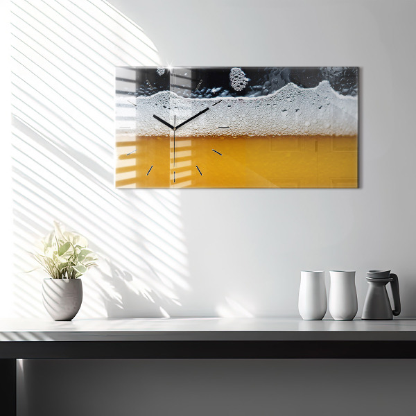 Reloj de cristal horizontal Primer plano de una cerveza
