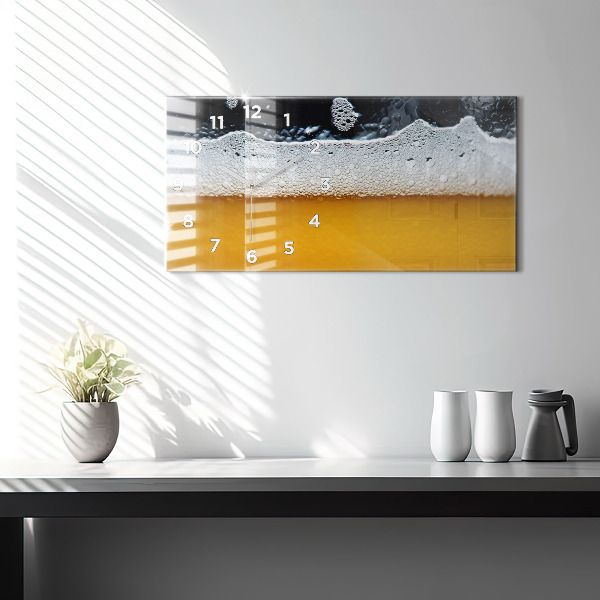 Reloj de cristal horizontal Primer plano de una cerveza