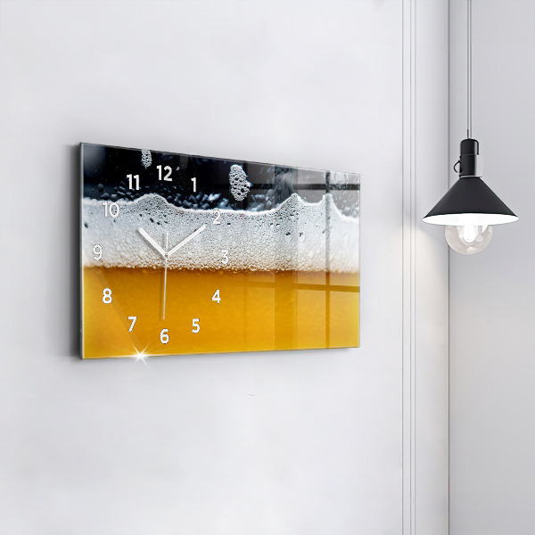 Reloj de cristal horizontal Primer plano de una cerveza