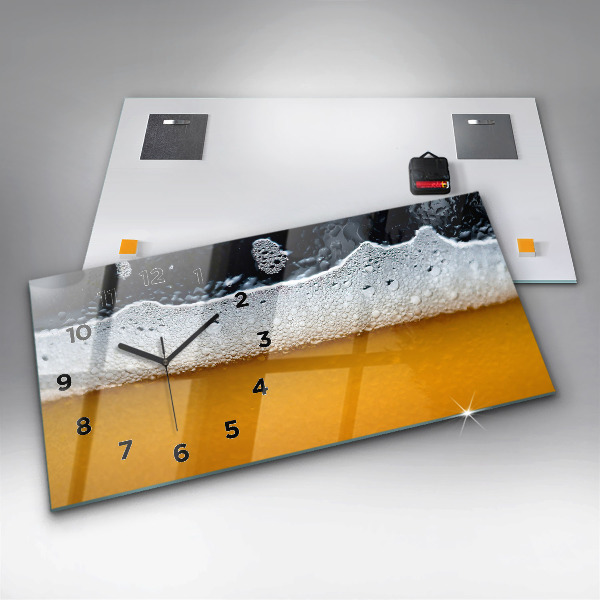 Reloj de cristal horizontal Primer plano de una cerveza