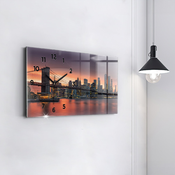 Reloj horizontal East River de Nueva York