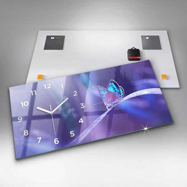 Reloj horizontal Mariposa sobre hierba