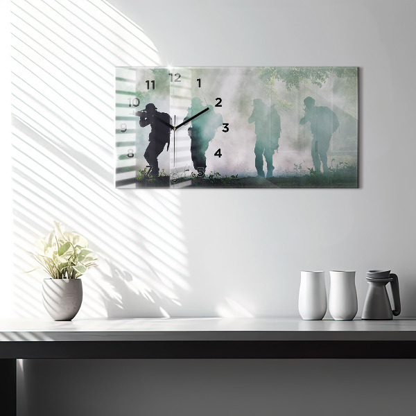 Reloj de cristal horizontal Soldados en un bosque