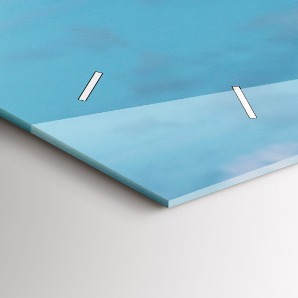 Reloj de cristal horizontal Jirafa alta sobre fondo de cielo