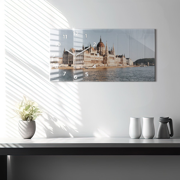 Reloj horizontal Parlamento en Budapest