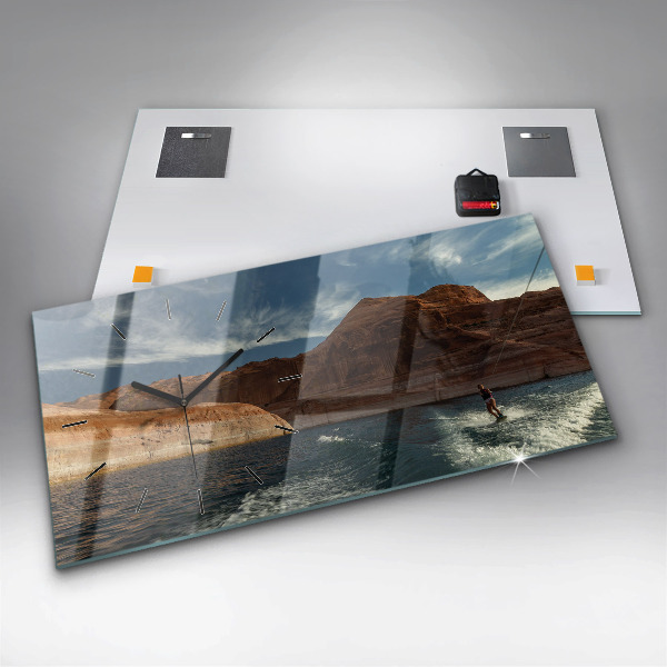 Reloj de cristal horizontal Persona sobre esquís acuáticos