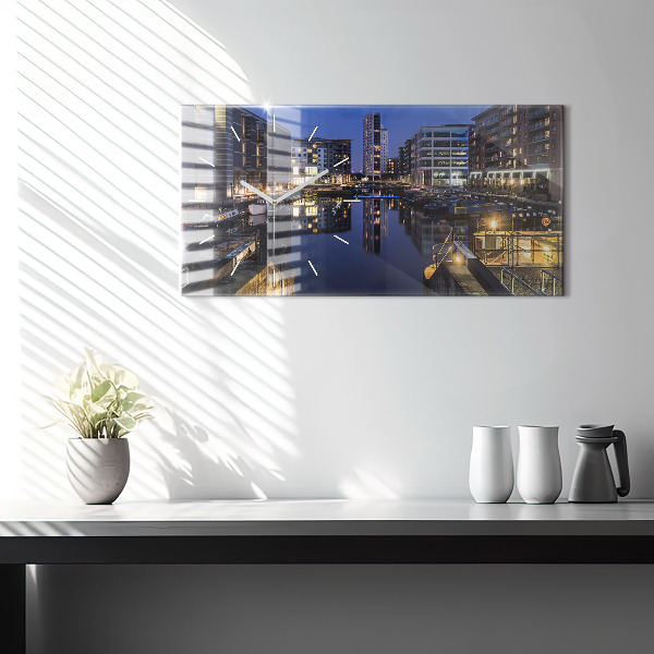 Reloj de cristal horizontal Ciudad iluminada de noche