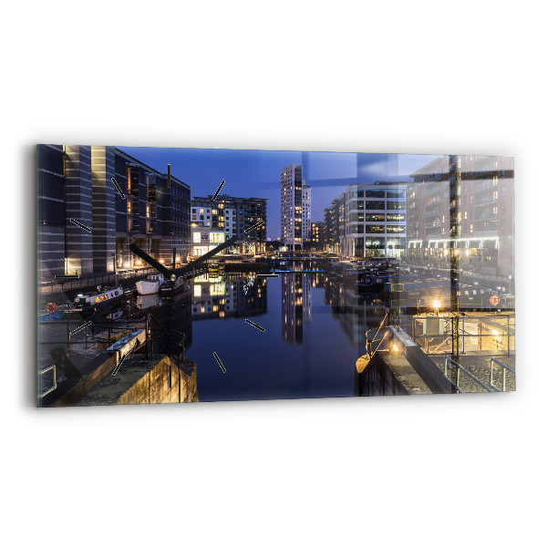 Reloj de cristal horizontal Ciudad iluminada de noche