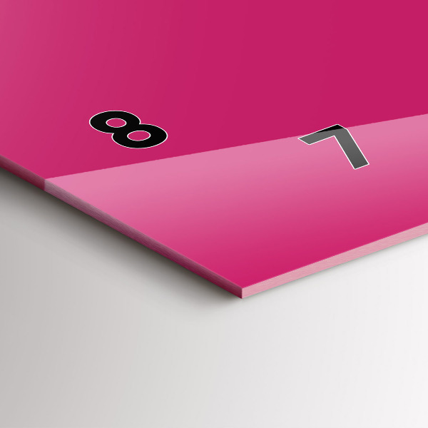 Reloj de cristal horizontal El color rosa fuerte