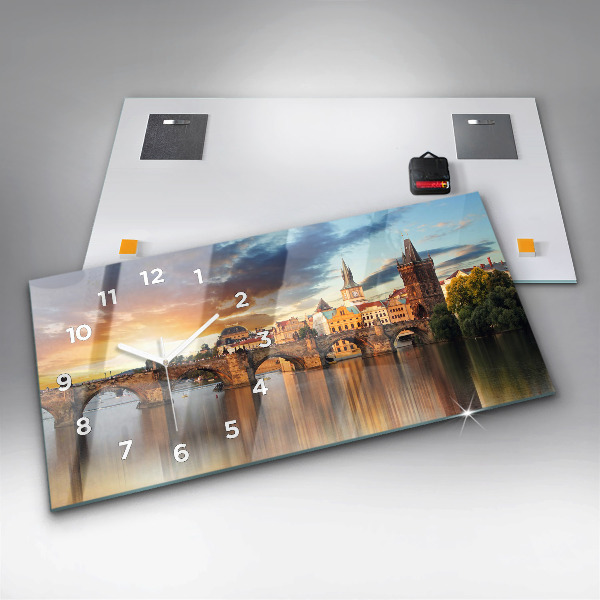 Reloj de cristal horizontal Panorama sobre un río