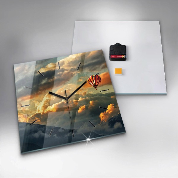 Reloj de pared cuadrado Vuelo en globo en las nubes
