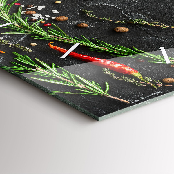 Reloj cuadrado Especias sobre la mesa