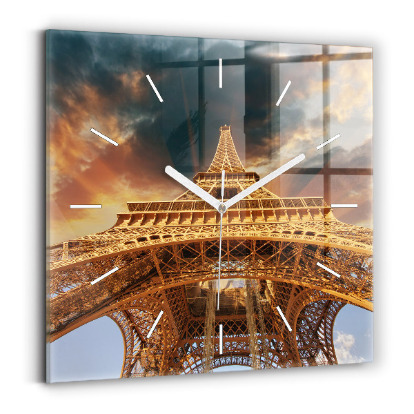 Reloj cuadrado Torre Eiffel bajo el sol