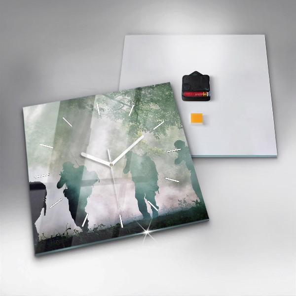 Reloj de pared cuadrado Soldados en un bosque
