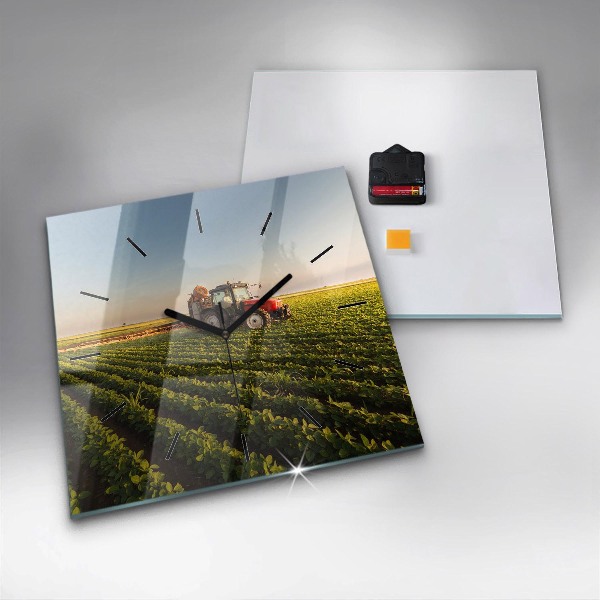 Reloj cuadrado Tractor fumigando un campo