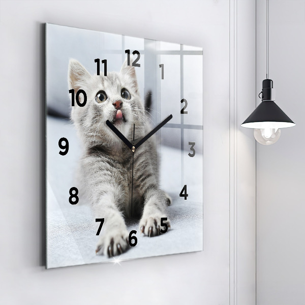 Reloj cuadrado Gato en el sofá