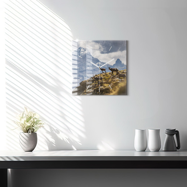 Reloj cuadrado Cabra en el Valle de Aosta