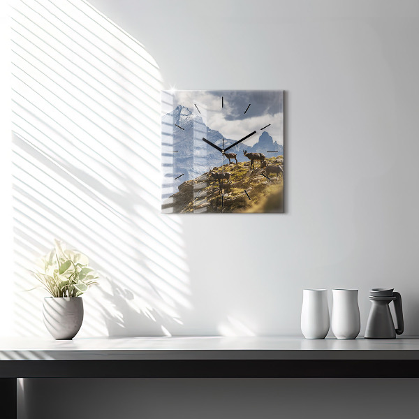 Reloj cuadrado Cabra en el Valle de Aosta