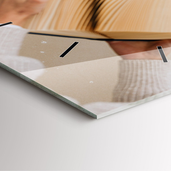 Reloj de pared cuadrado Un momento con un libro