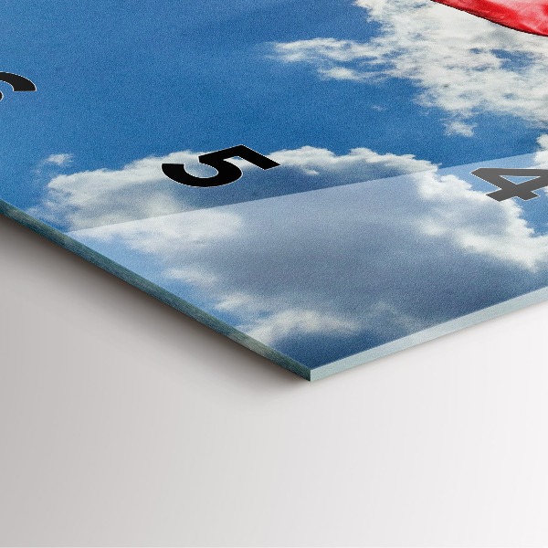 Reloj de pared cuadrado Bandera polaca contra el cielo