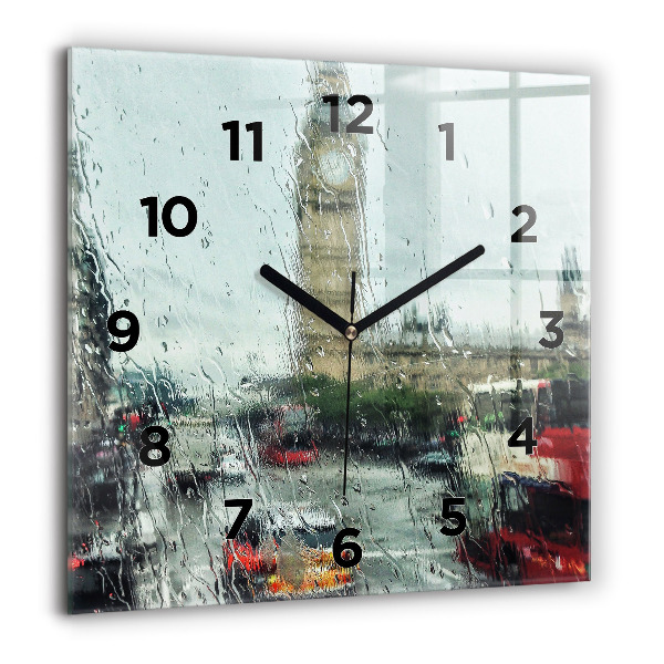 Reloj cuadrado Londres lluvioso