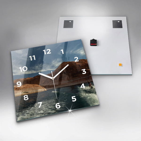 Reloj de pared cuadrado Persona sobre esquís acuáticos