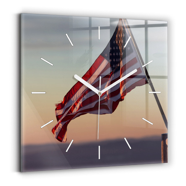 Reloj cuadrado La bandera estadounidense ondeando